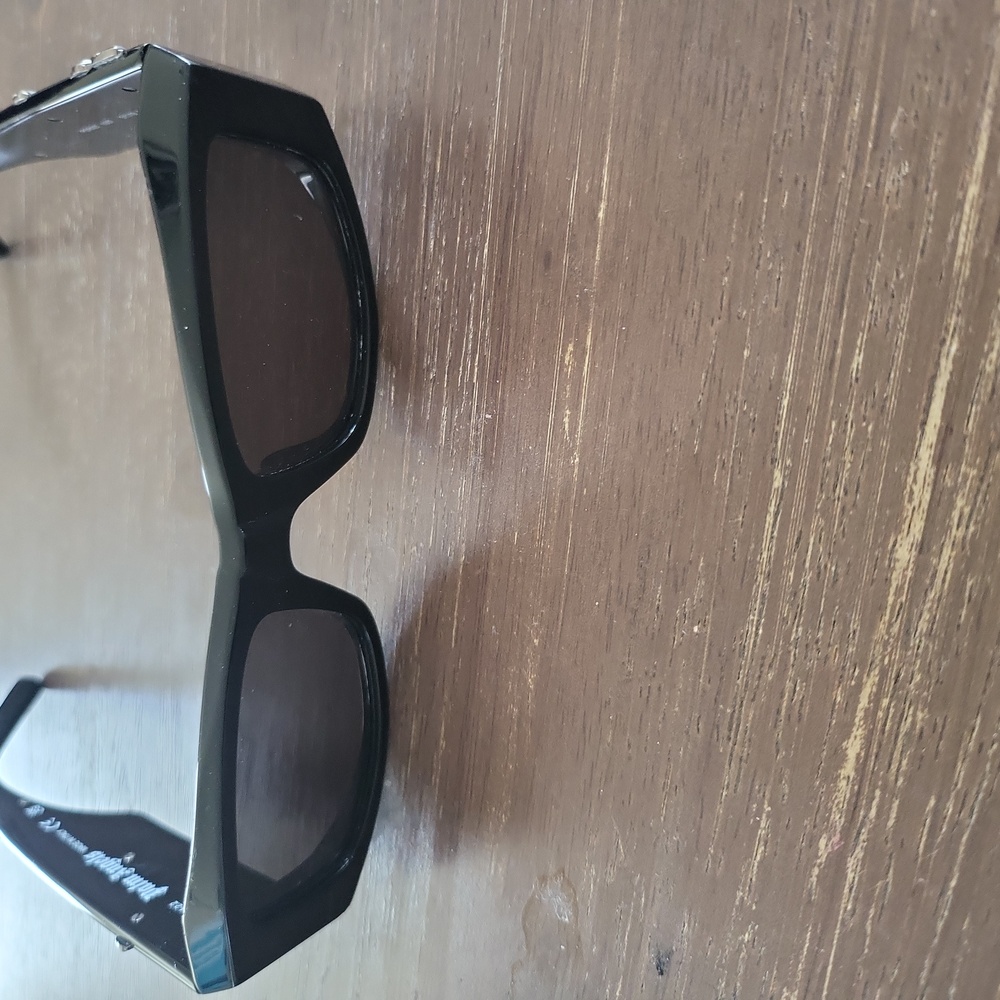 Sun Glasses - image 4
